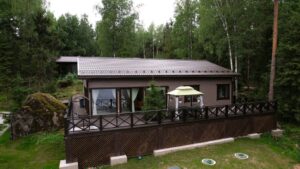 Дом у камня с панорамной гостиной до 6 гостей