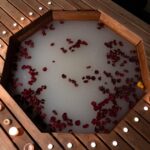 ЭКОhouse в Васильевке, общий вид: купель с лепестками роз