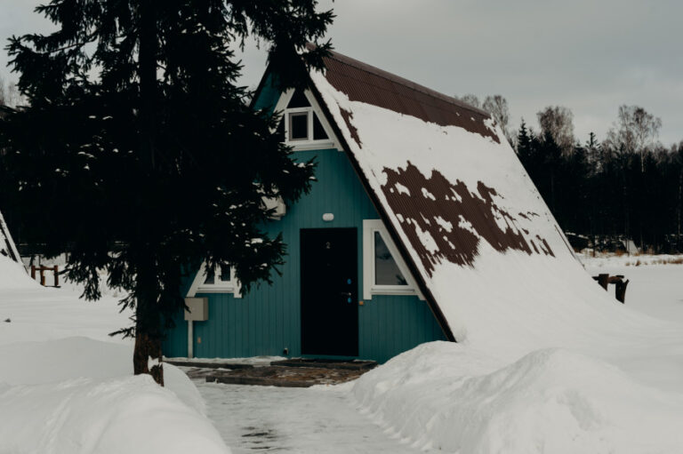 А-домик 80 м² со вторым светом и двумя спальнями до 4 гостей