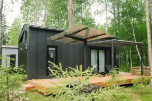 Двухуровневый дом-студия 24 м² до 4 гостей с питомцем, дома №11 и №12