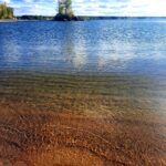 База отдыха Парк на Камнях в Бердске, общий вид: вода у берега