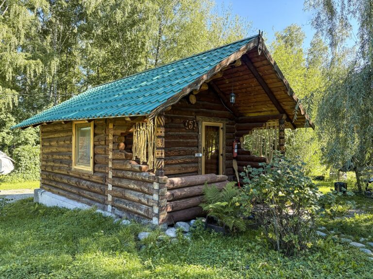 Сосновая «Хижина скифа» с беседкой до 3 гостей