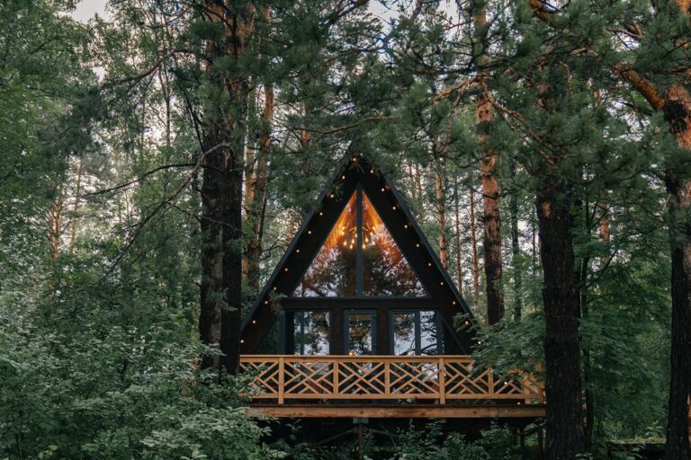 Premium A-Frame 70 м² с камином и двумя спальнями до 6 гостей