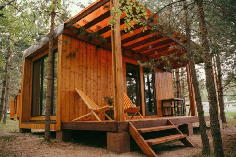Домики Sunny и Forest с панорамным окном для двоих