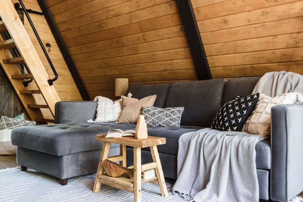 Треугольный A-frame 55 м² с ванной у панорамного окна и баней-бочкой до 4 гостей