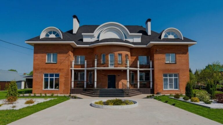 Трёхэтажный дом с банкетным залом, SPA и беседкой на 30 до 26 гостей