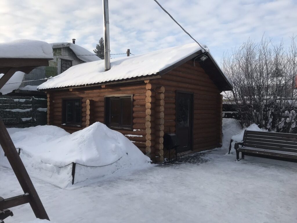 Три тёплые беседки-сруба с печью-камином до 15 и до 30 человек: беседка зимой
