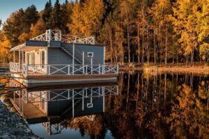 Дом на воде с сауной и своим пирсом до 5 гостей