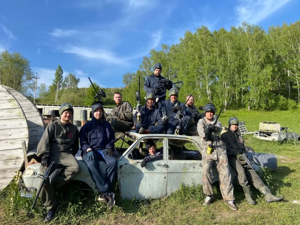 Закрытая беседка с мангалом в парке активного отдыха «Ствол», Новосибирск