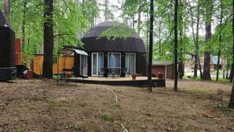 Глэмп-сфера VIP с камином и террасой до 4 гостей