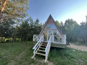 Треугольный дом-шалаш для двоих до 3 гостей