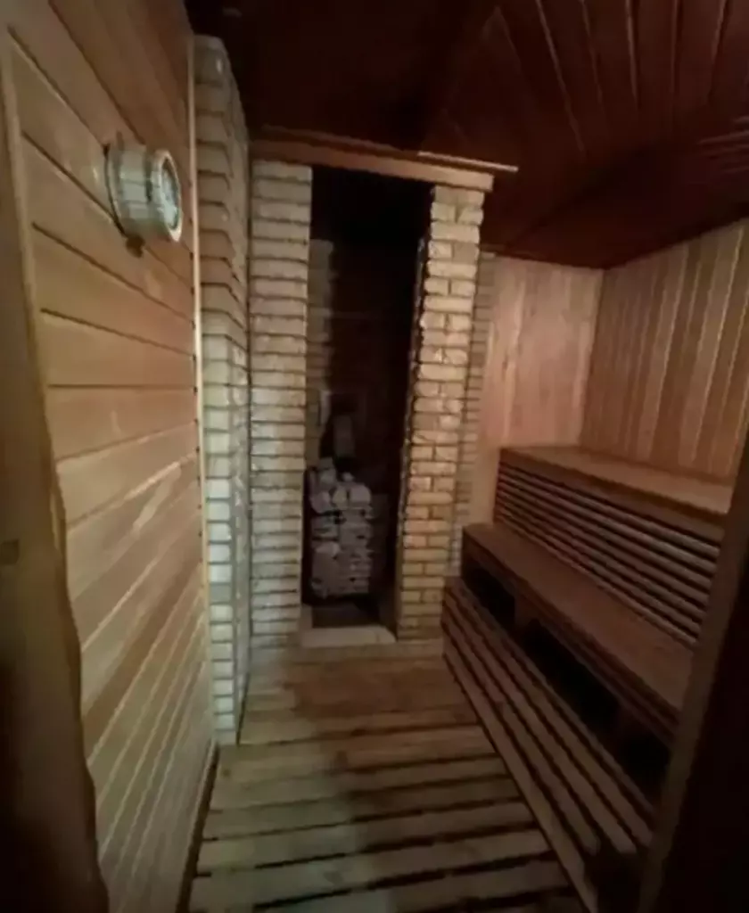 Трёхкомнатный коттедж 80 м² со своей баней до 7 гостей: парная бани