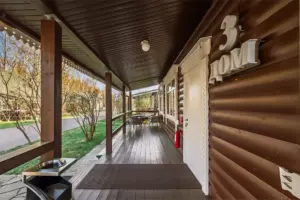 Трёхкомнатный коттедж 250 м² с кухней и верандой до 8 гостей