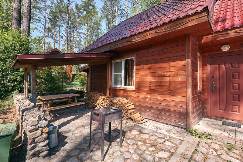 Коттедж «Семейный» с сауной, 80 м², до 6 гостей: терраса с мебелью