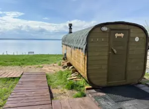 Глэмпинг Glamping Art на берегу Волги в Красном Яре