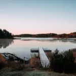 Комплекс Terve Ranta в Куркиёки на Ладоге, общий вид: причал на рассвете