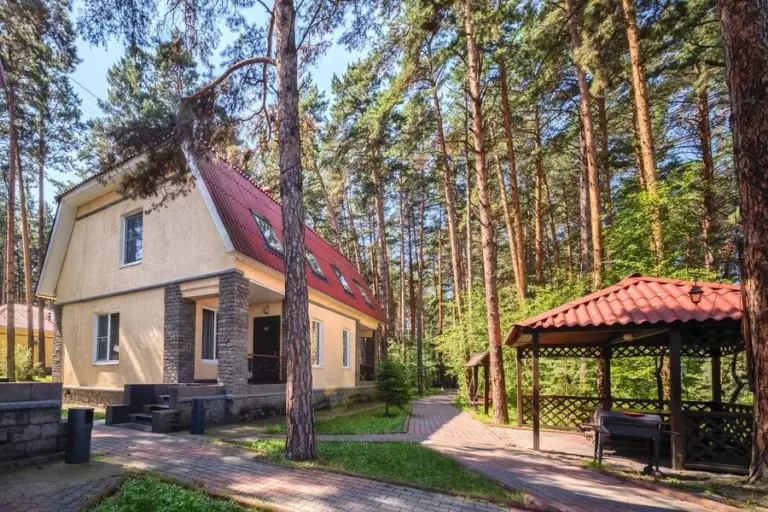 Двухэтажный коттедж с камином до 6 гостей