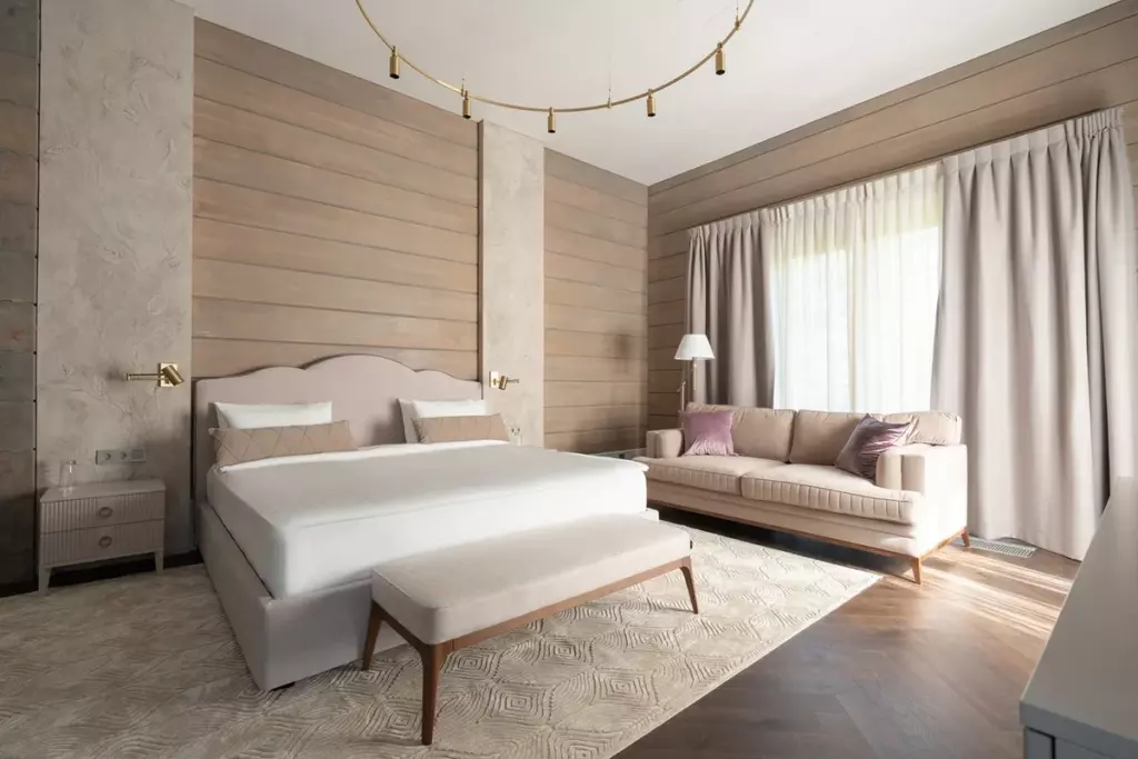 Вилла «Альсеида» 494 м², три этажа и шесть спален, до 12 гостей: спальня