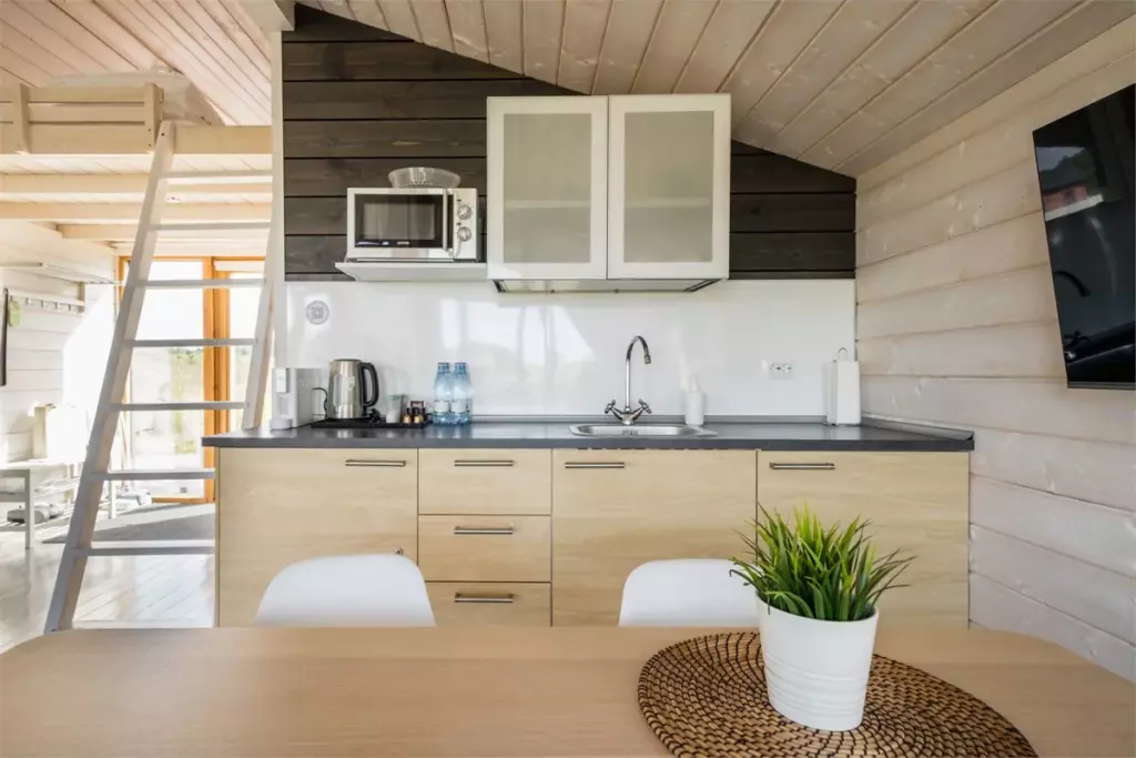 Коттедж Стандарт 40 м² с террасой до 4 гостей, Гольф-курорт GORKI Golf & Resort: кухонная зона