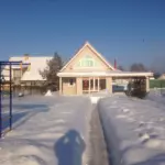 Коттеджи Соболиха на Горьковском море, общий вид: дом зимой