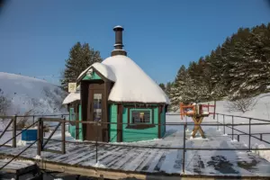 Гриль-домики с очагом на 10 человек у водохранилища