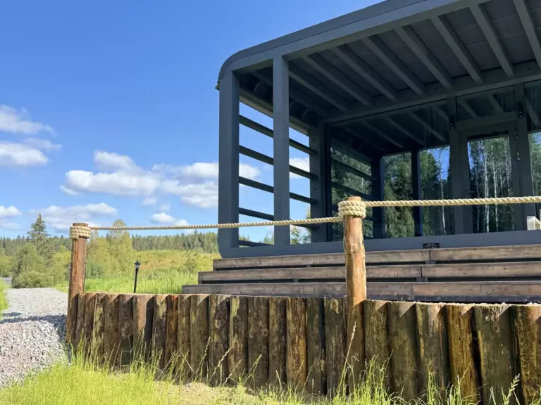 Эко-модуль Freedom Lodge с видом на реку для пары до 3 гостей
