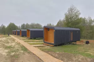 Глэмпинг-парк «У Острога» на Коняевском водохранилище