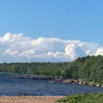 Дома Дом на Береговой в Маноле у Приморска, общий вид: берег Финского залива