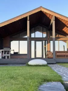 Дом House.dolina с баней-бочкой на пирсе до 12 гостей