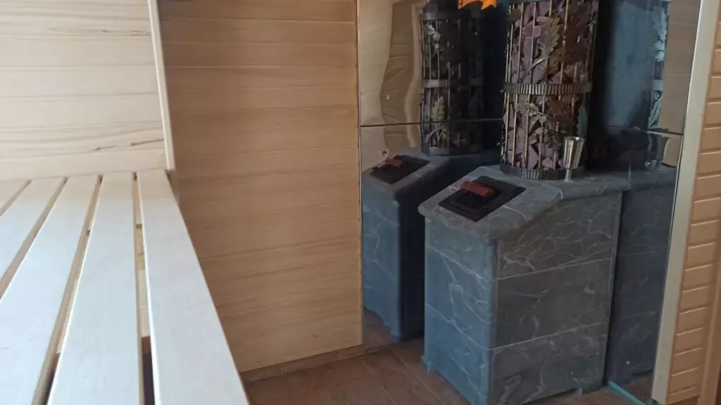 Коттедж «На Волге» с камином, баней и четырьмя спальнями до 10 гостей: дровяная баня