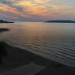 Гостевой комплекс Берег в сосновом бору на Волге, общий вид: закат на Волге