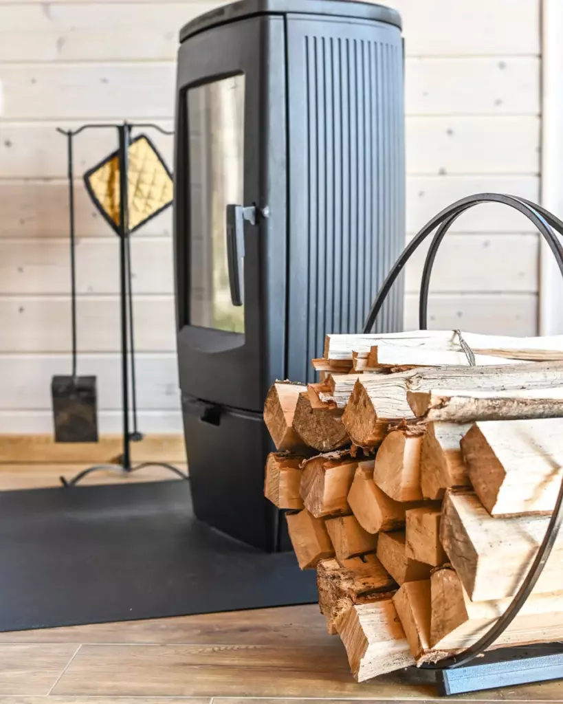 Коттедж «Куско» с печью-камином и панорамной баней до 6 гостей: печь-камин