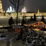 Парк-отель Дивный дворик в Дивееве, общий вид: территория вечером