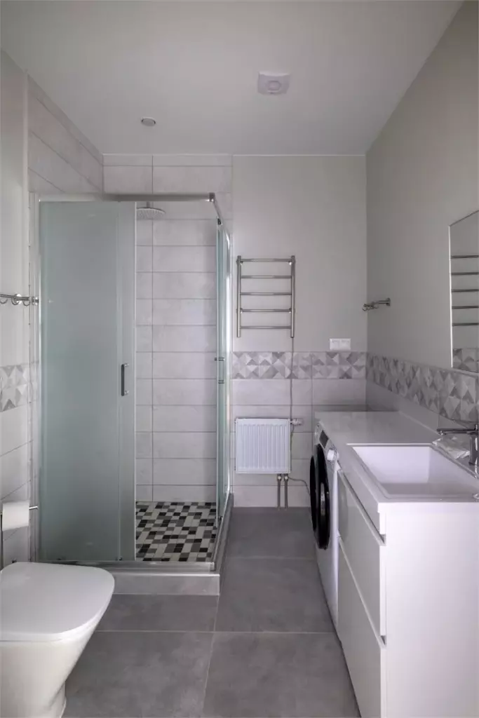 Трёхкомнатный коттедж 120 м² с двумя спальнями и террасой до 6 гостей: санузел