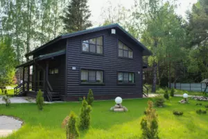 Дом-дуплекс 200 м² на две семьи в зелёных тонах до 10 гостей