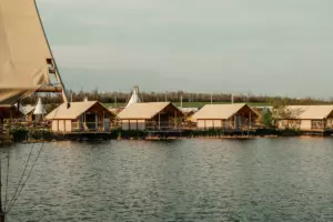 Сафари-домик на озере Крылатое до 4 гостей