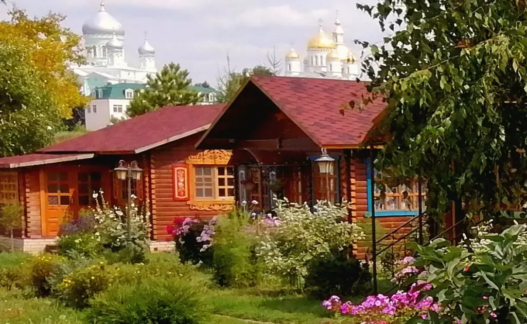 Домик «Солнышко» с видом на реку до 6 гостей, Парк-отель «Дивный дворик» в Дивееве: домик снаружи
