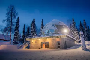 Купол High-Tech с кедровой сауной и четырьмя номерами до 8 гостей