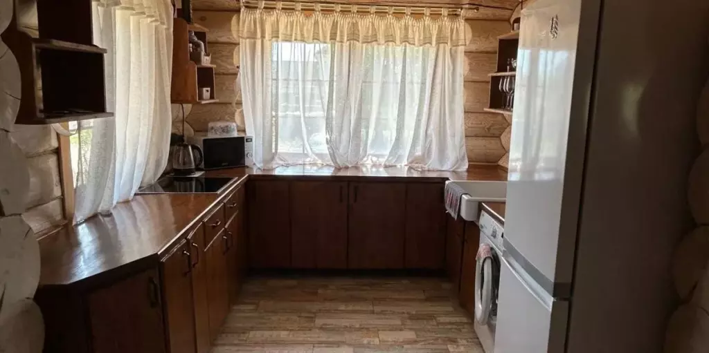 Большой Эко Терем 120 м² на берегу озера Неро с тремя спальнями до 8 гостей: кухня