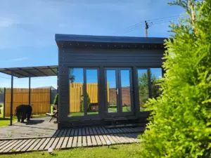 Домик Luxe Mini 25 м² с панорамными окнами и верандой до 3 гостей