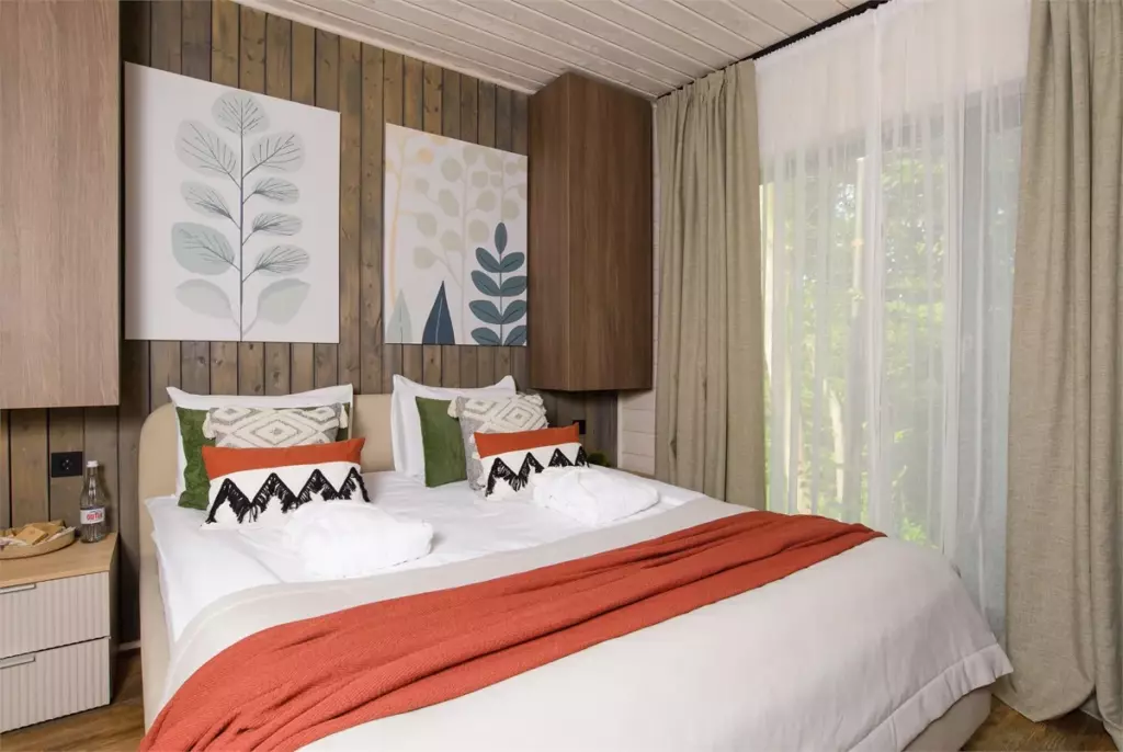 Компактная вилла 40 м² с подогреваемым бассейном до 6 гостей, RED Bridge Resort: спальня