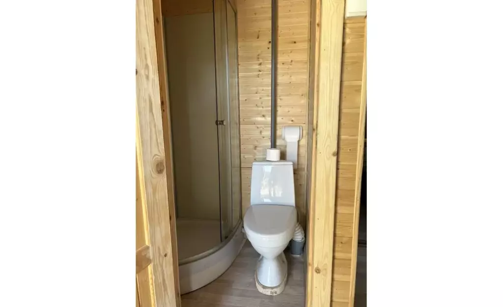 Домик 40 м² со своей сауной на дровах до 4 гостей, Гостевой дом Villa Natella на Кончезере: санузел