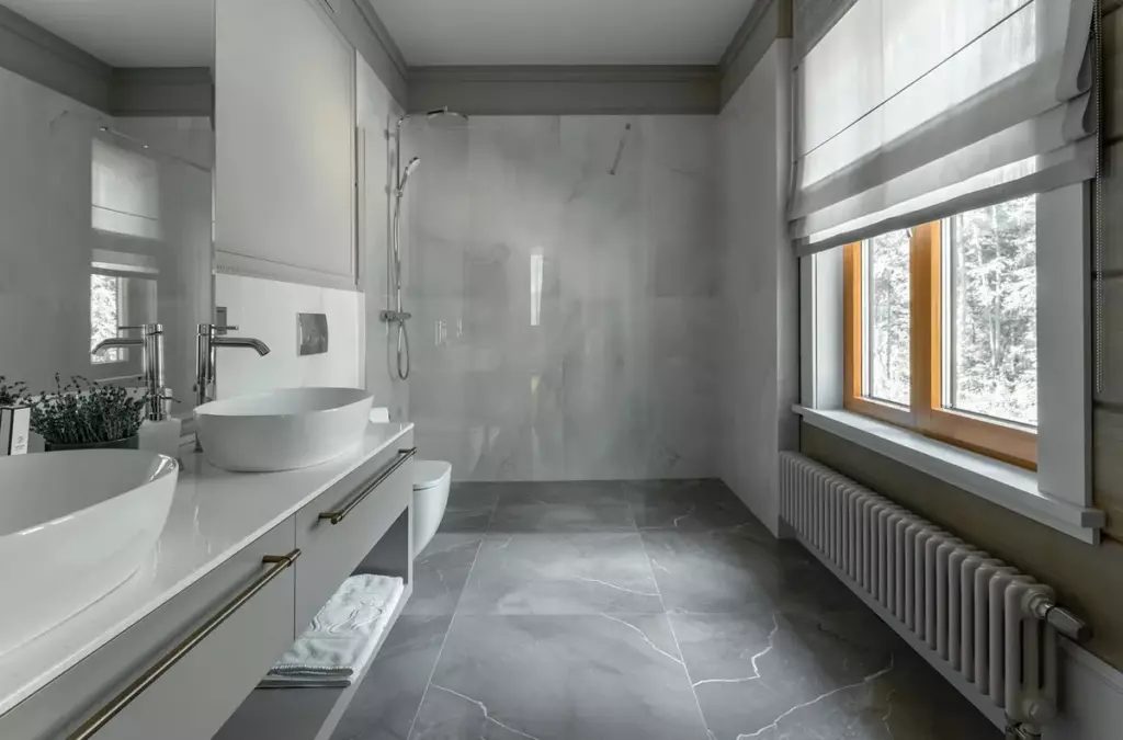 Вилла «Альсеида» 494 м², три этажа и шесть спален, до 12 гостей: ванная