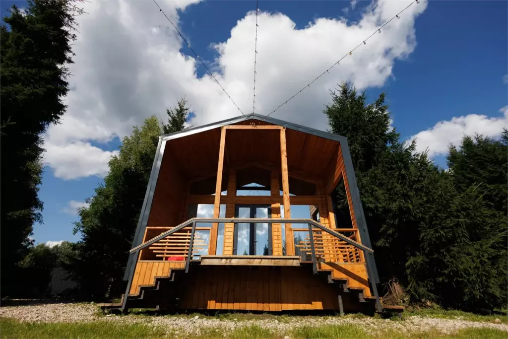 Семейный дом «Творец» 130 м² с купелью, мансардой и мангалом до 10 гостей: дом с террасой