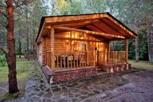 Однокомнатный бревенчатый коттедж 34 м² с верандой до 5 гостей