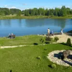 Рыболовный клуб Озёра в Лотошино, общий вид: берег с беседкой