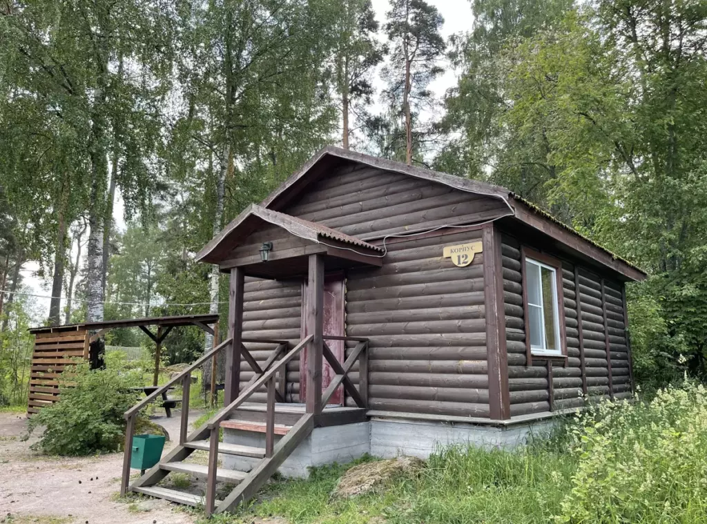 Домик №12 на 30 м² с беседкой у дома до 4 гостей, База отдыха «Русская заводь» в Кротово: домик №12
