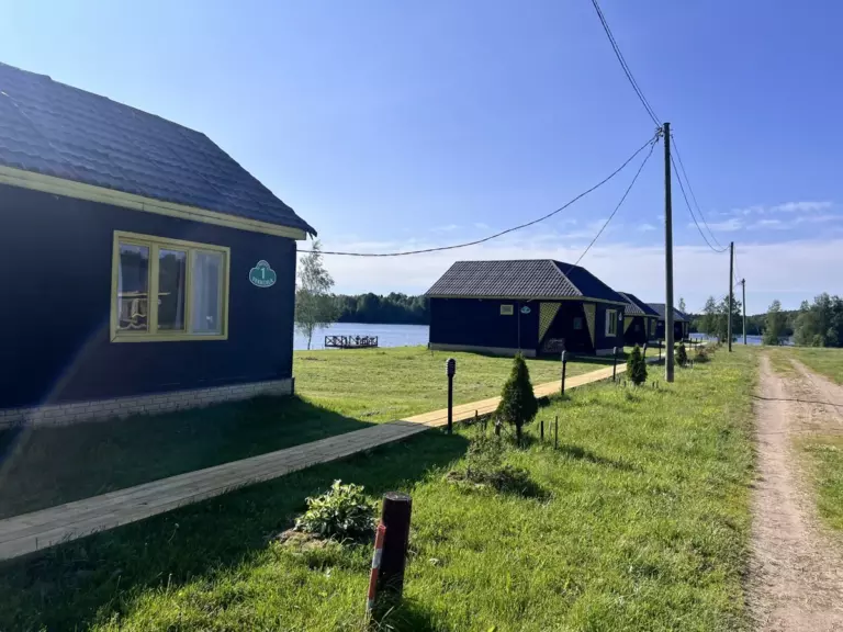 База отдыха «Умосту» на полуострове у озера Векколаярви