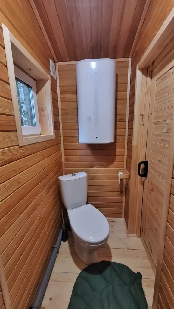 Лесной домик с банькой и ванной-купелью для двоих, Домики Wood place в Друганова: санузел