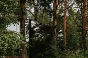 Зеркальный баус с купелью на террасе для двоих